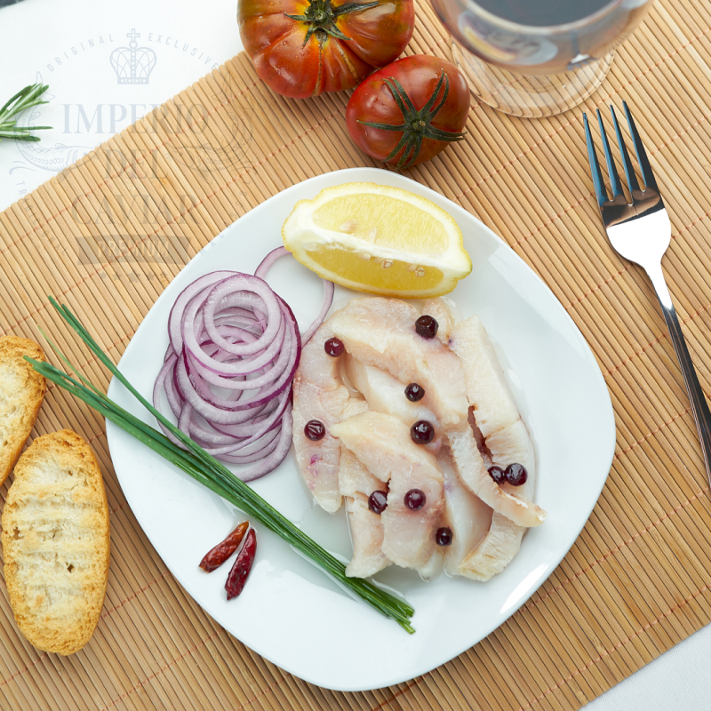 Láminas de Filete de Omul (Coregonus autumnalis) con Aceite y Arándanos Rojos (Congelado)